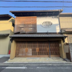 東山区下新シ町  中古⼾建
